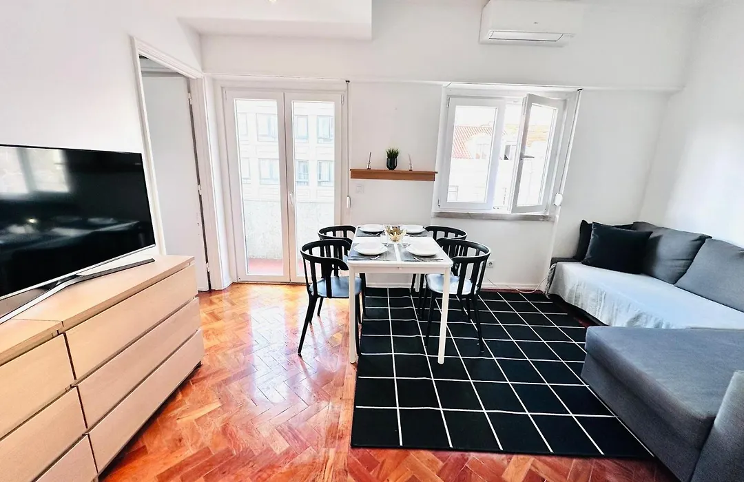 The Redondo House - No 4E2 - Comfortable One-Bedroom Apartment-1