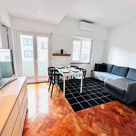 The Redondo House - No 4E2 - Comfortable One-Bedroom Apartment-3